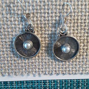 WOMENS DANGLE DROP PIERCED EARRINGS SILVER TONE AND PEARL 3/4 IN ROUND